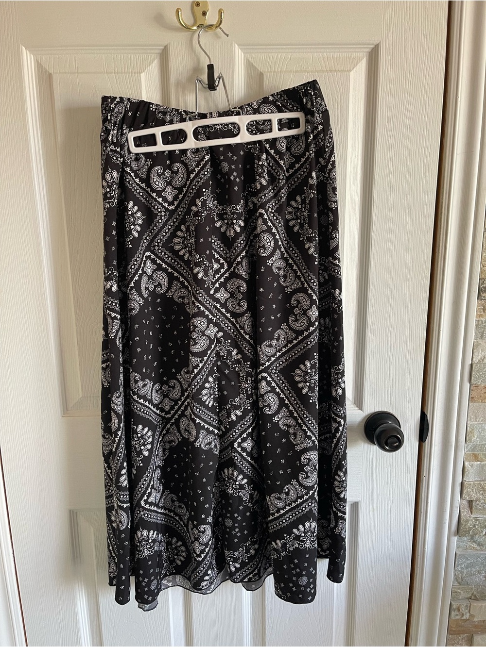 NWOT Women's Black Paisley Midi Skirt